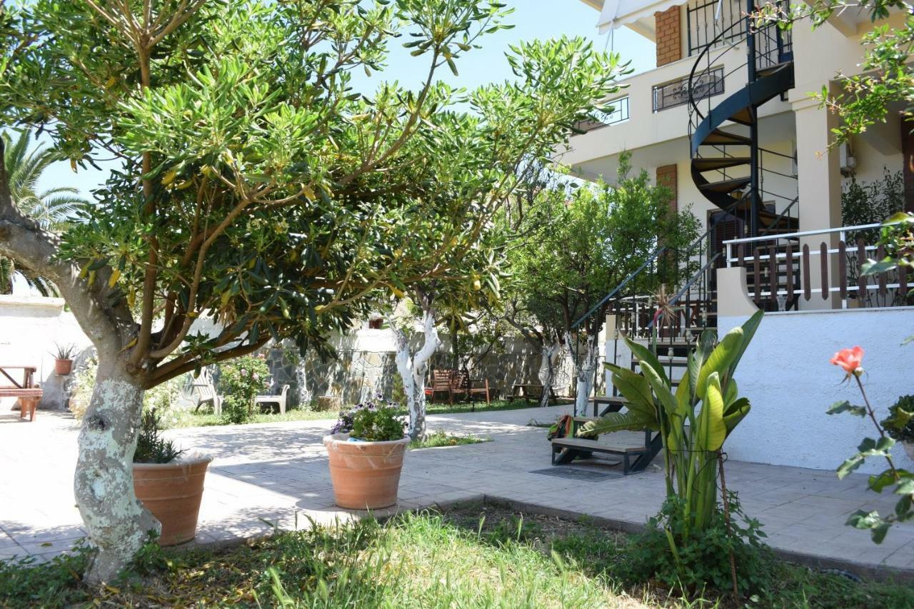 Central House With Quiet Garden Kissamos Exterior photo